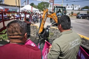 Cuautlancingo refuerza infraestructura pluvial con entrega de retroexcavadoras
