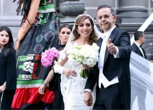 La Cantante Anahí Insiste en ser Gobernadora