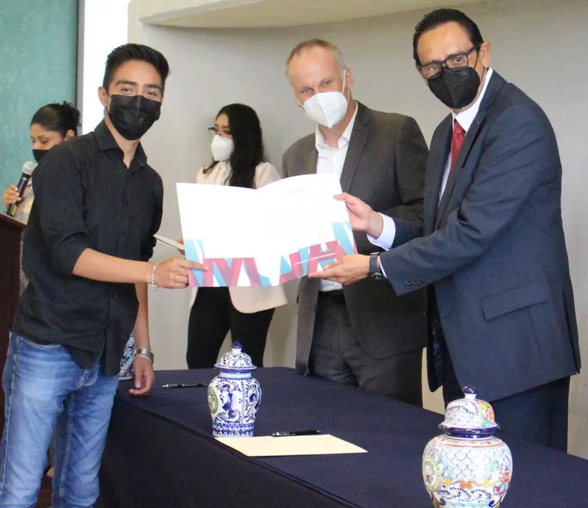 Fortalecen lazos UTP Y VW México