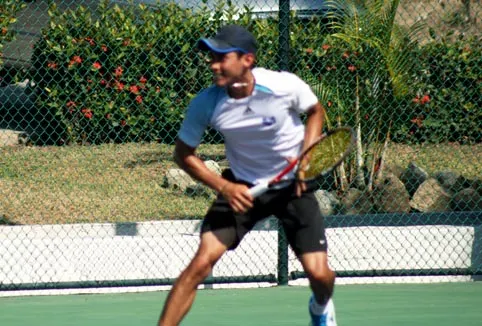 Cierran Borregos tenis con buen resultado en el CNTU