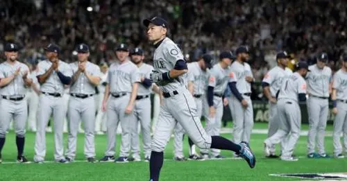 Ichiro Suzuki anuncia su retiro del béisbol profesional