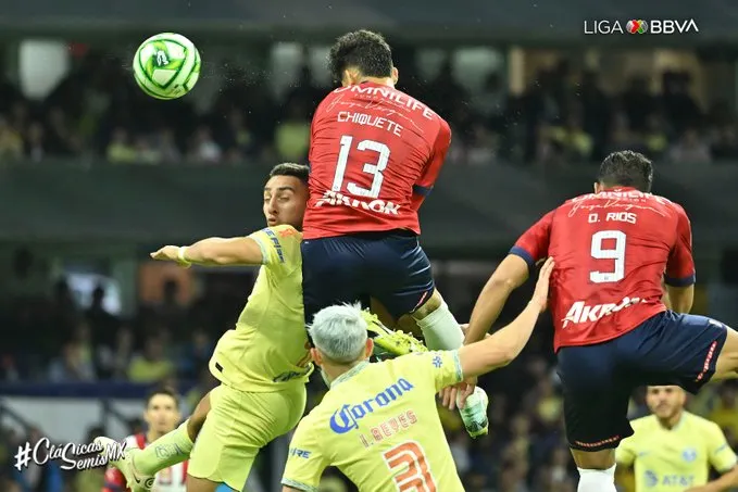 Chivas vence al América/ Foto: Twitter @LigaBBVAMX