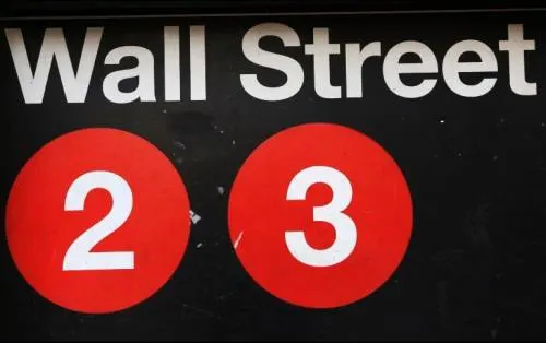 Wall Street abre con alzas tras cambio en gabinete de Trump