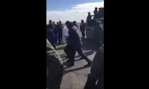 Video: Custodian federales llegada de El Chapo al hangar de la Marina