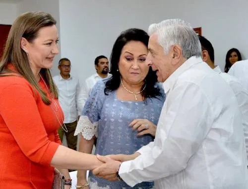 Acompañó Martha Erika Alonso a gobernador de Tabasco en su último informe de labores