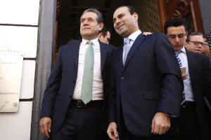 Frena Aguilar propuesta para que diputados donen salario a damnificados