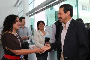 Los universitarios como agentes de cambio consolidarán a la BUAP: Rector Esparza Ortiz