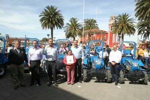 En Teteles, Moreno Valle entrega obras de infraestructura