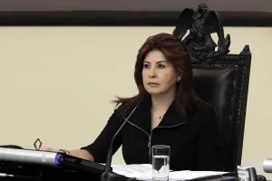 Congreso da entrada a recurso de revocación de inhabilitación de Peñaloza‏