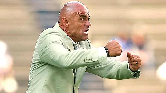 Ricardo Henaine se lanza contra Chelís