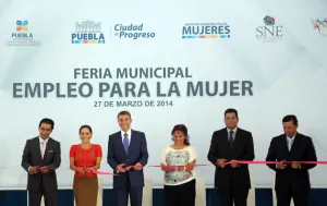 Comuna y SMDIF inauguran Feria de Empleo para la Mujer