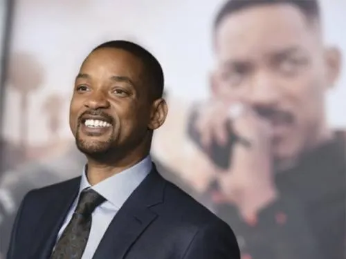 Will Smith festeja sus 50 años saltando en ‘bungee’