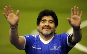Maradona defiende a Messi y rechaza dejarlo solo