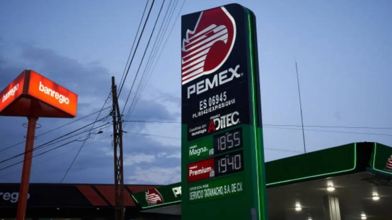 Litro de gasolina ya rebasa los 27 pesos en Ciudad de México