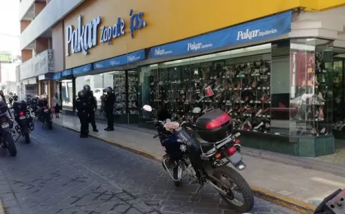 Hombres armados asaltan zapatería en centro de Tehuacán