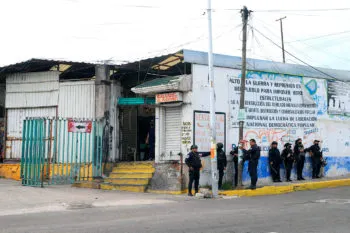 Anuncian operativos en tianguis y mercados de Puebla por venta de artículos robados