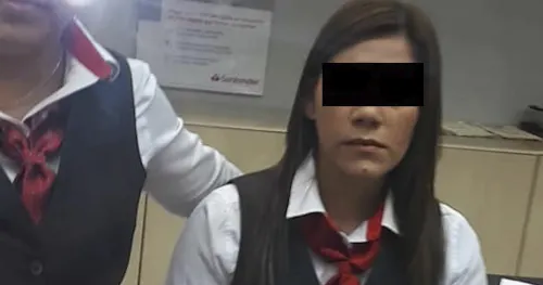 Cliente de Santander se disculpa con cajera por no tener “elementos suficientes” para culparla