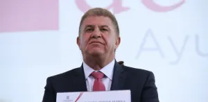 Secretario de gobierno en México, dueño de un rancho, zoológico y una colección de 136 autos