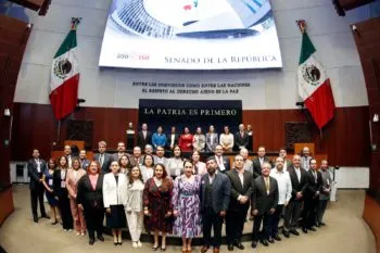 Entrega INE constancias que acreditan a senadores electos para las LXVI y LXVII Legislaturas