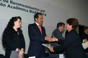 Distingue BUAP a universitarios que son orgullo de la institución
