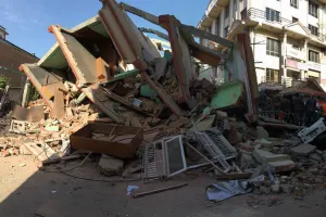Nepal confirma 36 muertos y más de mil 129 heridos por nuevo terremoto