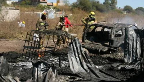 Se incendian bodegas clandestinas con ‘huachicol’ en Morelia, Michoacán
