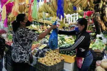 Ayuntamiento dio mantenimiento a mercados para compras de fin de año