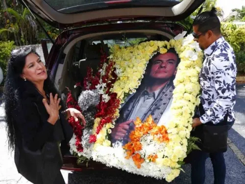 José José sería sepultado en Miami; Mayer busca que sea en México