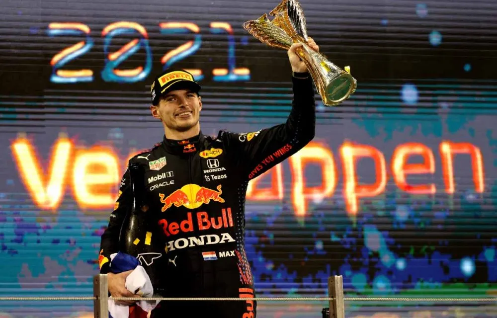 Verstappen renovó por los ‘buenos momentos’