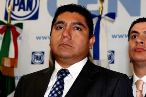 Acusan a Jorge Luis Preciado de desvío y trata
