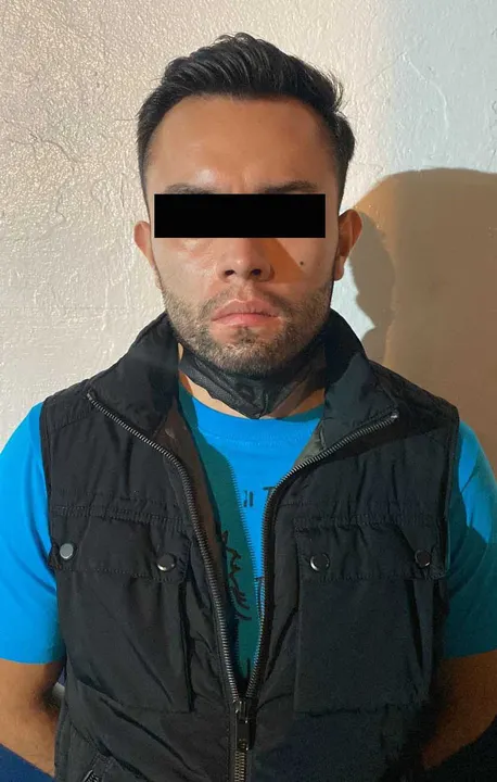 Detuvo policía municipal de puebla a hombre por usurpación de funciones