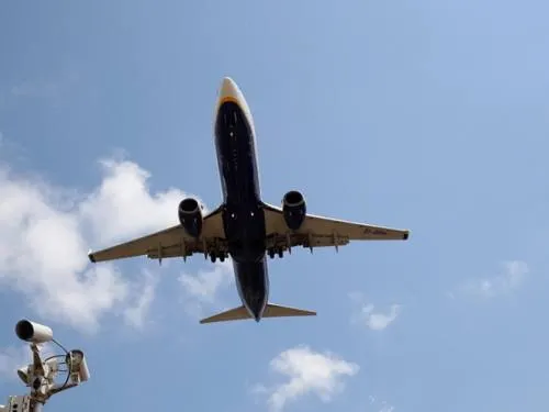 Aterrizan cuatro aviones de emergencia en Perú y Chile por amenaza de bomba