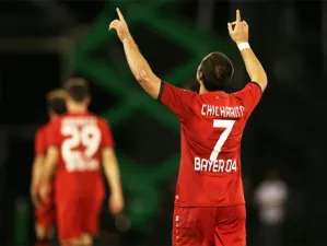“Gracias a todos”, dice “Chicharito” tras romper sequía