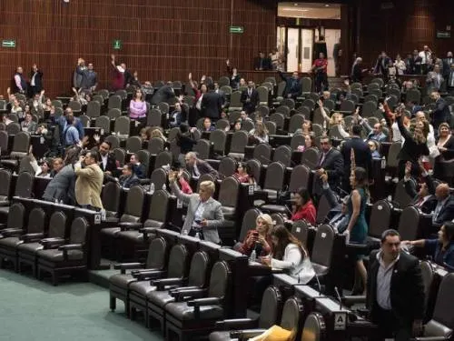 Diputados aprueban que mayores de 15 años abran cuentas bancarias
