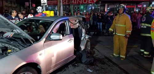 Un muerto y 7 heridos dejan par de choques en Puebla