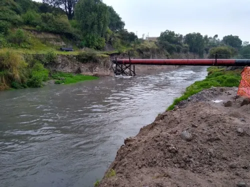 Agua de Puebla rehabilita el colector ramal 4, en las márgenes del Río Alseseca