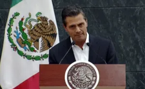 Federación se compromete con familiares de normalistas a cumplir pliego