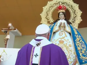 Papa pide a religiosos no resignarse ante violencia y corrupción