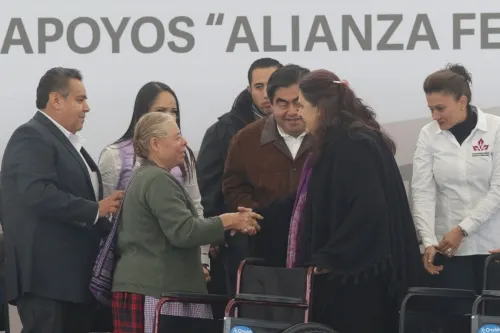 Combate a la pobreza y desigualdad con todos los recursos disponibles: Barbosa Huerta