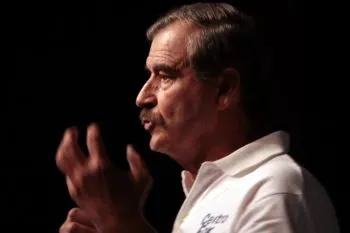 Vicente Fox vuelve a insultar a AMLO: “a ese pend… jamás le echaría flor alguna”