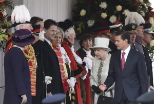Reina Isabel recibe a Peña Nieto en RU