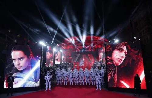 Estreno mundial de ‘Los últimos Jedi’ reunió 450.8 mdd