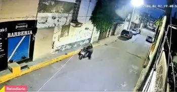 Cámaras captan a ladrón de motocicletas en acción en San Jerónimo Caleras