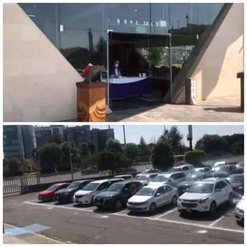 Atienden misa desde sus autos en iglesia de la Atlixcáyotl