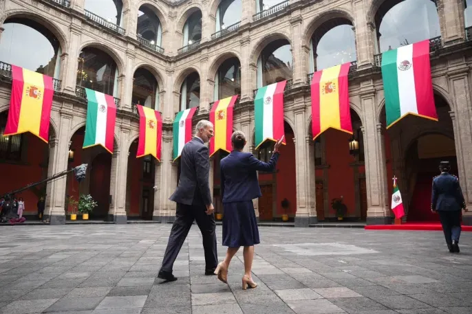 Claudia Sheinbaum recibe al Rey Felipe VI en Palacio Nacional durante visita oficial