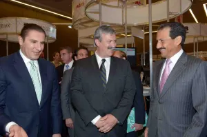 Asiste Alfonso Esparza Ortiz al inicio de ProMéxico Global