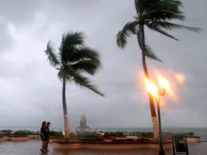 Tormenta tropical ‘Sandra’ evolucionaría a huracán en unas horas