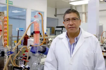 Jorge Rigoberto Juárez, investigador de la BUAP, sintetiza compuestos químicos con actividad farmacológica