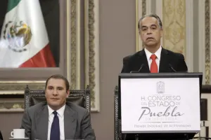 Rinde Víctor Giorgana informe como líder del Congreso