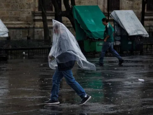 Prevé SMN tormentas en 16 estados